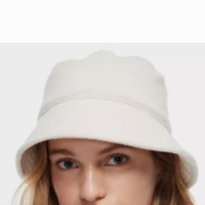 Wilfred free bucket hat